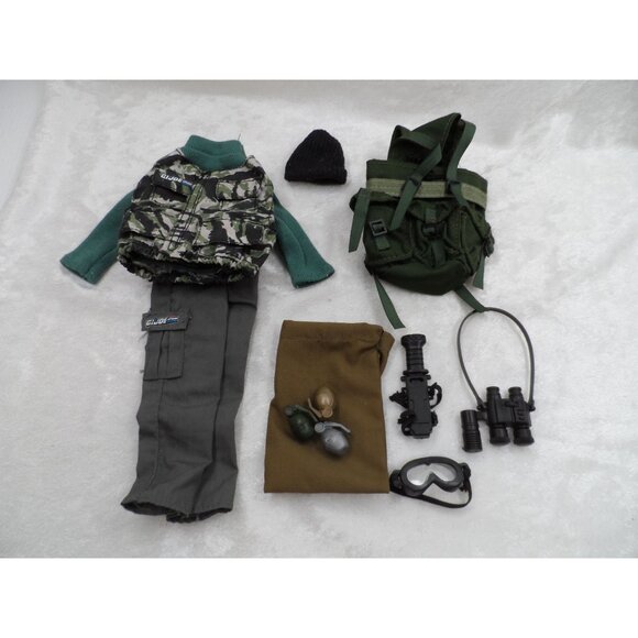 GI Joe Field Outfit Uniform Backpack, Beret, Knife, Binoculars, Mask, Ruck Sack - Picture 1 of 3